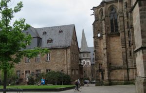2016_05_19 Marburg/Lahn, Bei der Elisabethkirche