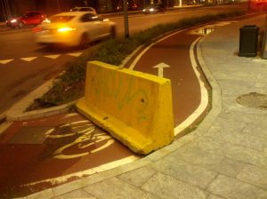 2015_10_15 Milano (I), Radweg mit Hindernis