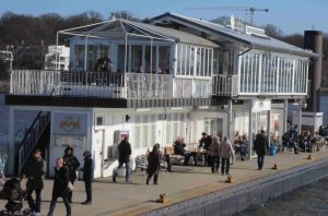 2014_03_02 Hamburg-Blankenese, Lokal "Engel"