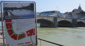 2013_07_01 Basel (CH), Wegleitung für RheinschwimmerInnen