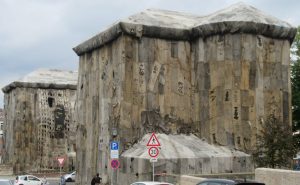 2017_08_25-26 Kassel, Dokumenta 14, Ibrahim Mahama: Check Point Secondi Loco