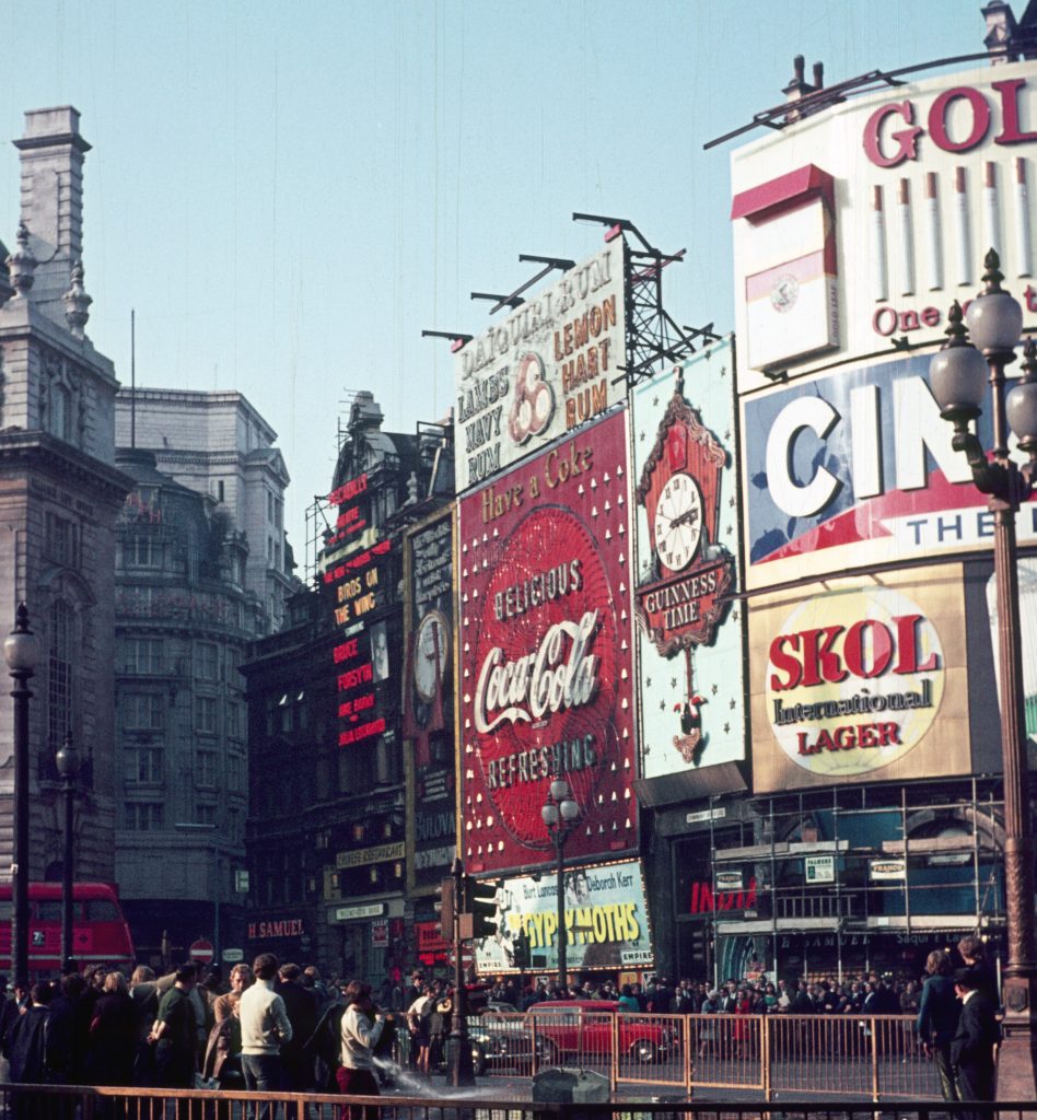 1969_10 Piccadilly Circus, London (UK)