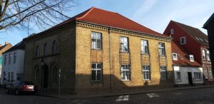 2019_02_16 Friedrichstadt: Judenschule (li), Synagoge, Rabbinat (re)