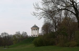 2019_04_09 München, Englischer Garten: Monopterus