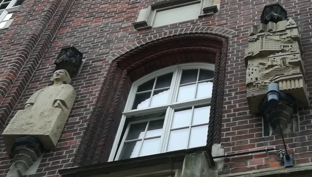 2019_07_13 Hamburg, Haus der Patriotischen Gesellschaft: Plastiken von Hammond-Norden