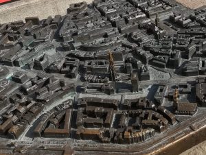 2019__08_01 Hamburg-Rathausplatz, Stadtmodell: Altstadtquartier mit Rathaus, Nikolaifleet, St. Katharinen