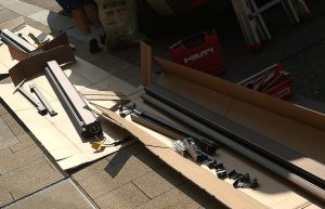 2019_08_01 Hamburg-Altstadt: Markisen-Anlieferung, just in time