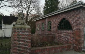 2019_12_30 Hamburg-Wandsbek, Eichtalpark: Torhaus