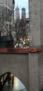 2020_02_14 München: Vom Isartor in Richtung Frauenkirche