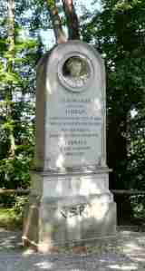 2020_07_22 München-Harlaching; Claude-Denkmal