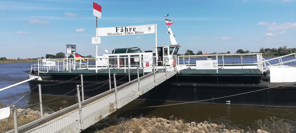 2021_07_30 Hitzacker (am Vortag), Elbfähre am Ponton