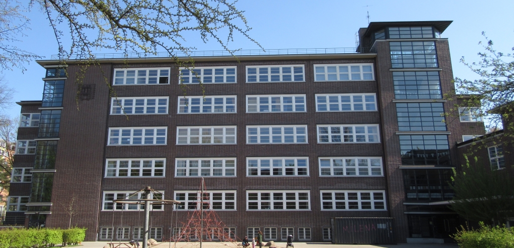 2022_04_23 0519a Schule Lämmersieth von Elise-Lensing-Weg