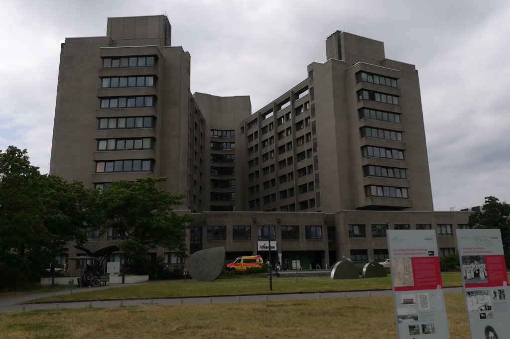 2022_06_12 111513a Berlin: Krankenhaus Am Urban