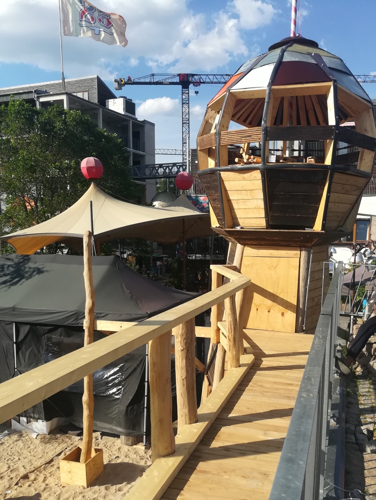 2022_06_12 175851a Berlin: Holzmarkt