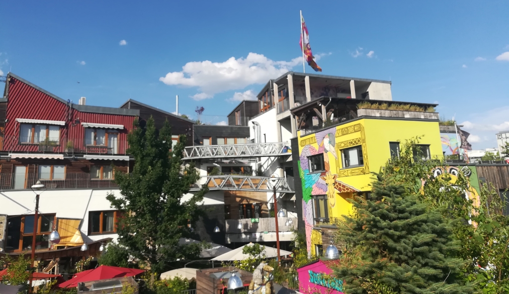 2022_06_12 175957a Berlin: Holzmarkt