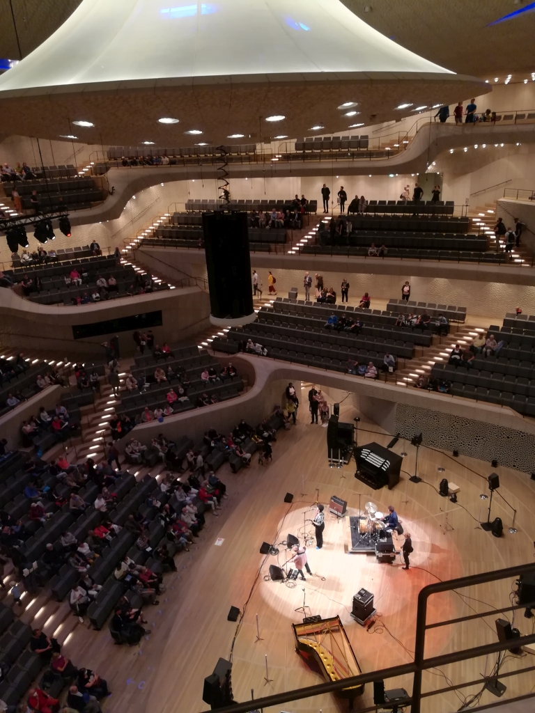 2022_06_19 135858 Elphi: Open day